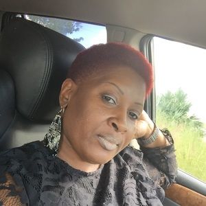 Meet your Posher, Ebony